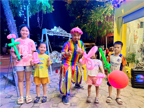 Ảnh Chú hề vặn bóng ở Hoàng Mai 0911691080